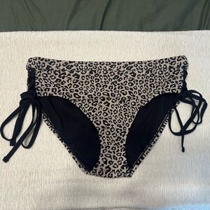Time and Tru Leopard Print Bikini Bottom. Size Large 12-14. Excellent Condition